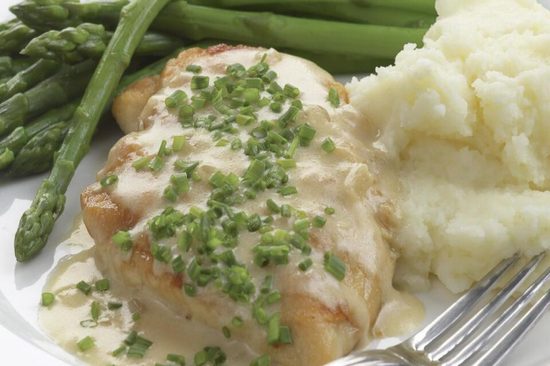 SAUTEED CHICKEN BREASTS WITH CREAMY CHIVE SAUCE