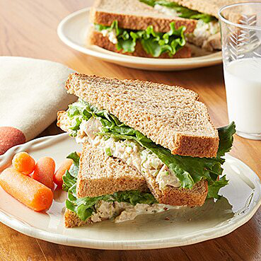 TUNA SALAD SANDWICH WITH SWEET RELISH