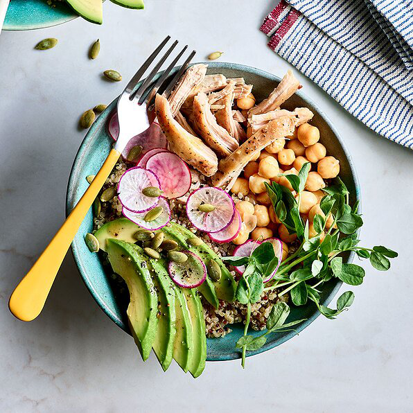 CHICKEN & QUINOA BUDDHA BOWLS