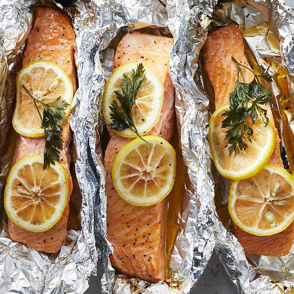 GRILLED LEMON-PEPPER SALMON IN FOIL