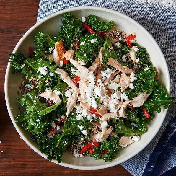 GREEK KALE SALAD WITH QUINOA & CHICKEN