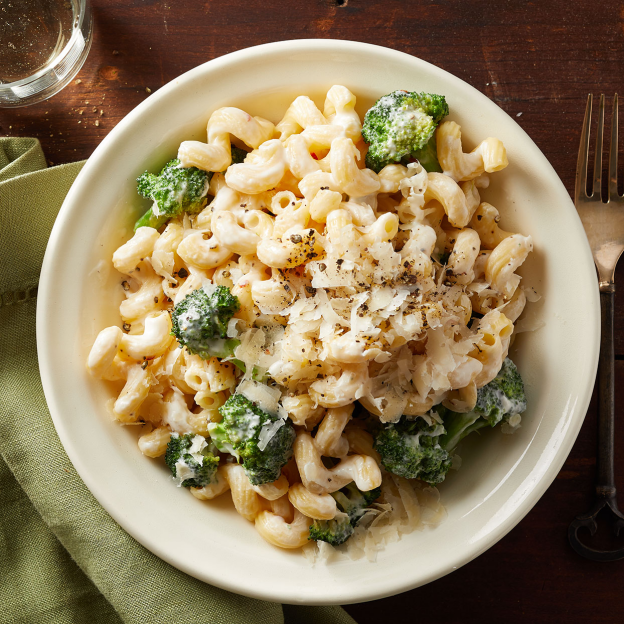 CREAMY BROCCOLI PASTA